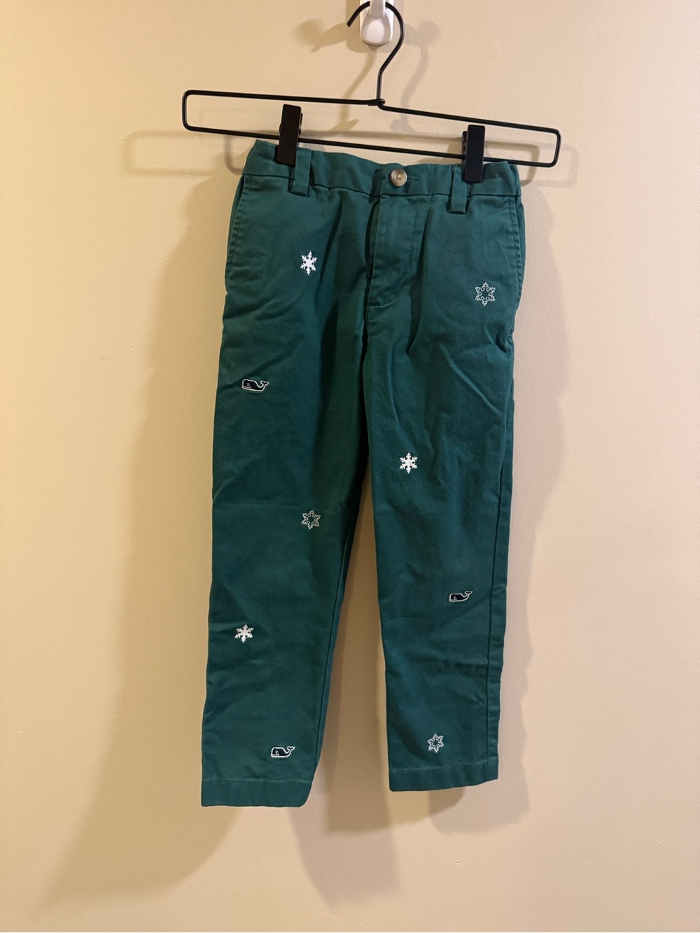Vineyard Vines Green Embroidered Snowflake & Whale Chinos